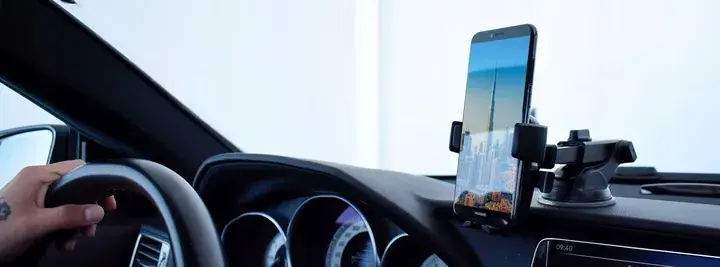 Ekspresowa dostawa MOCNA SZYBKA ŁADOWARKA SAMOCHODOWA UCHWYT SAMOZACISKOWY DO SZYBY LUB DESKI